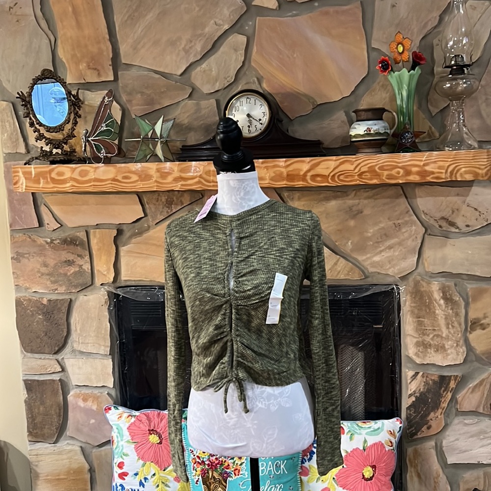 Wild Fable adjustable drawstring cop top sweater